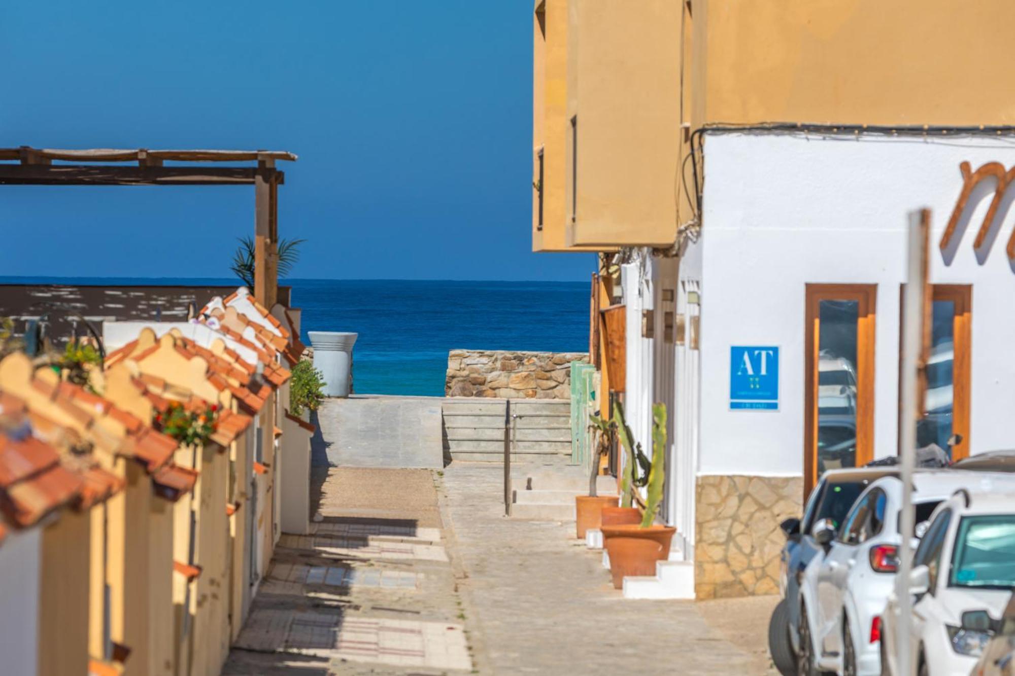 Malabau Beach House Тарифа Екстериор снимка